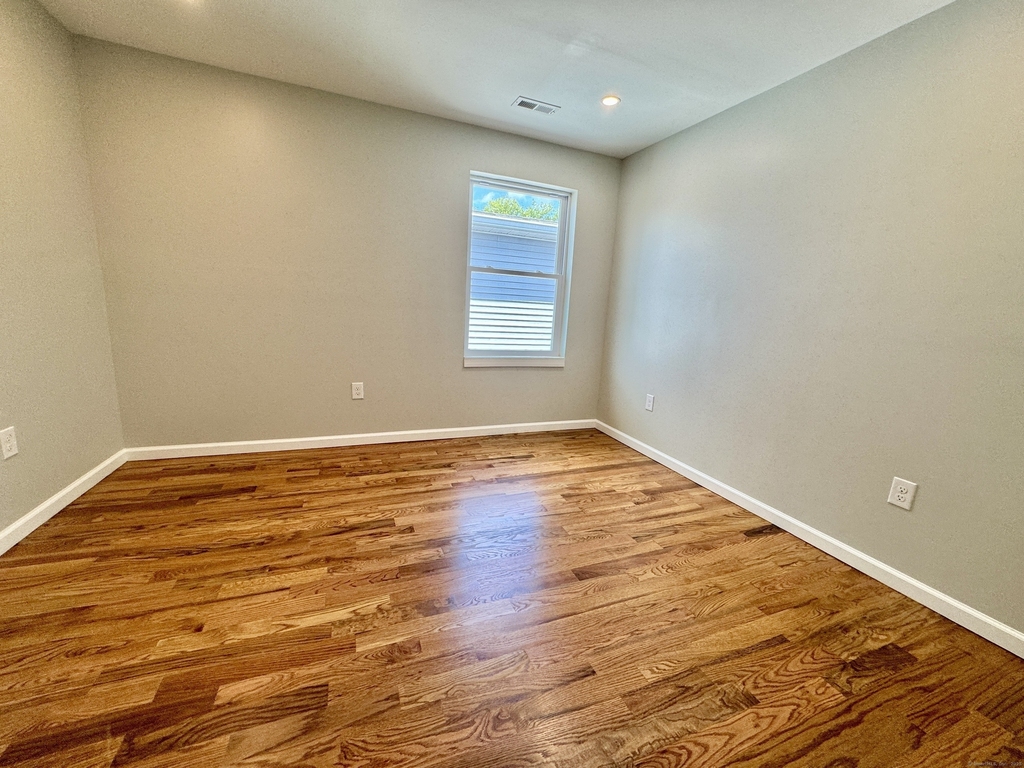 109 Churchill Street - Photo 9
