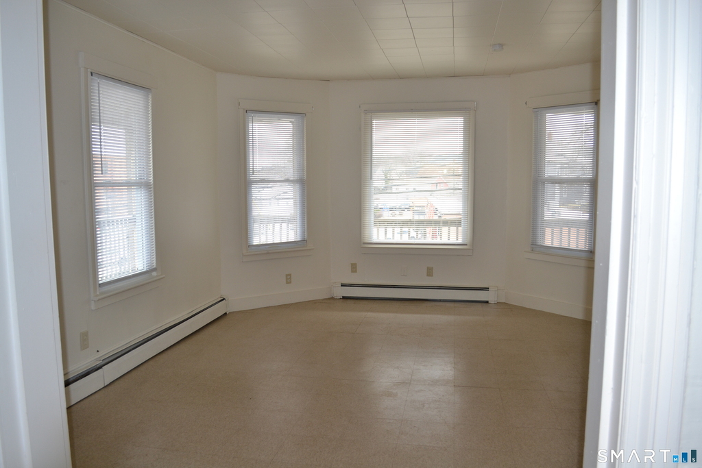 835 Bank Street - Photo 2
