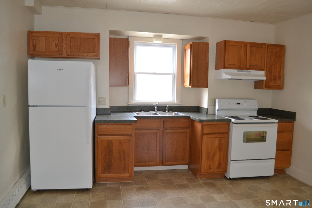 835 Bank Street - Photo 3