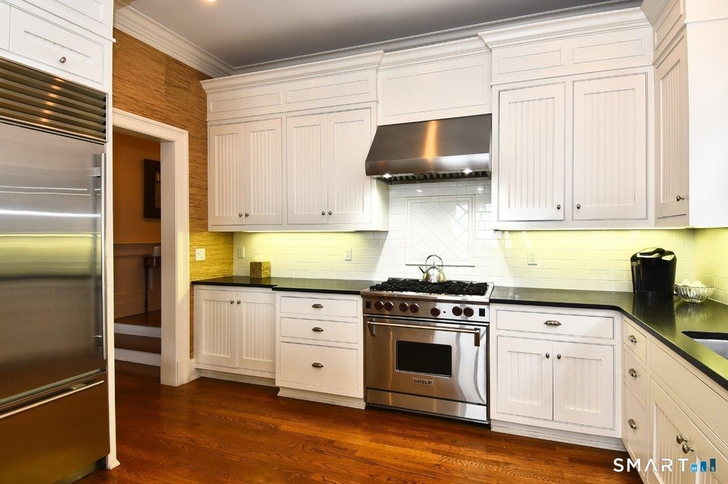 50 Shorefront Park - Photo 18