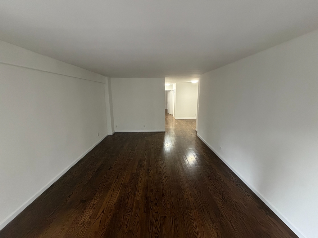 East 56th street - Photo 1