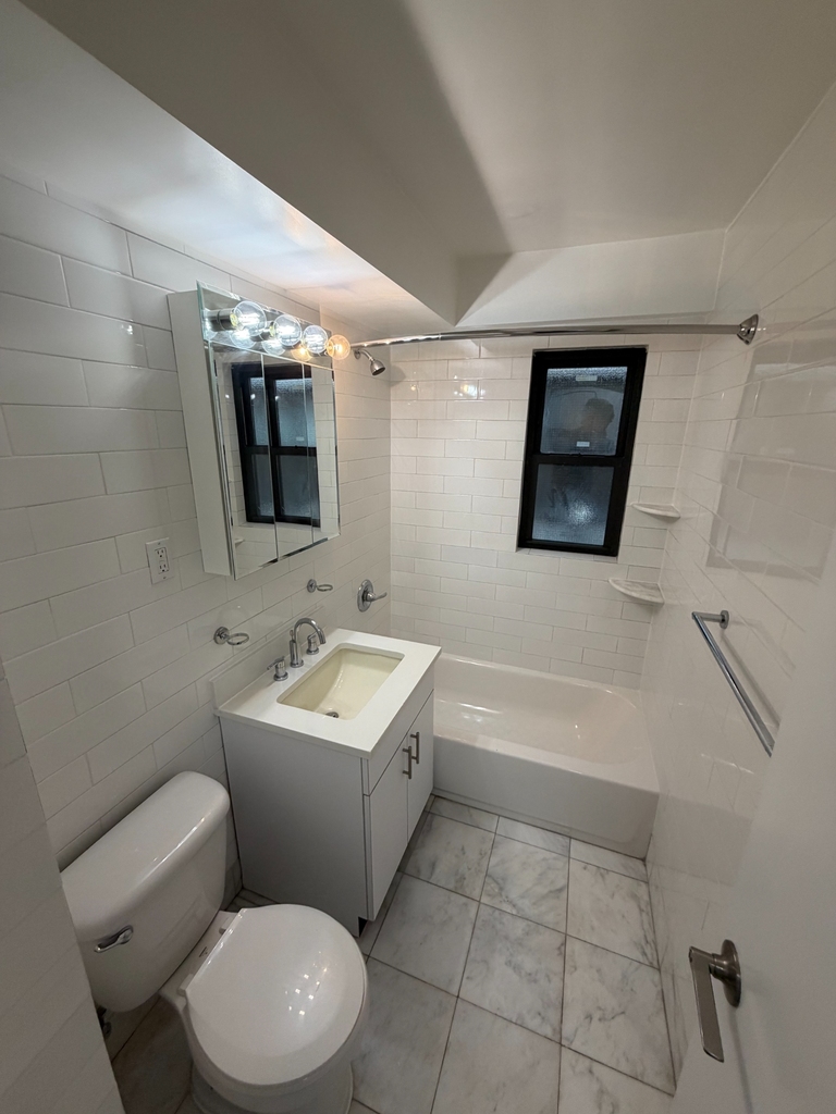 East 56th street - Photo 10