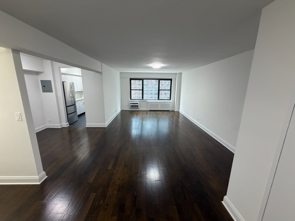 East 57th Street  - Photo 0