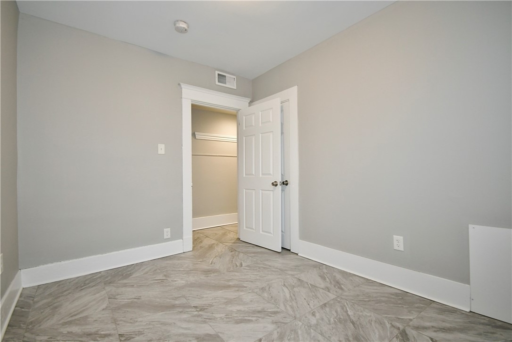 5518 Broad St - Photo 1
