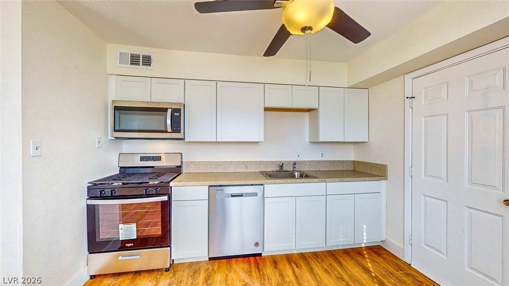 1302 Rexford Place - Photo 3