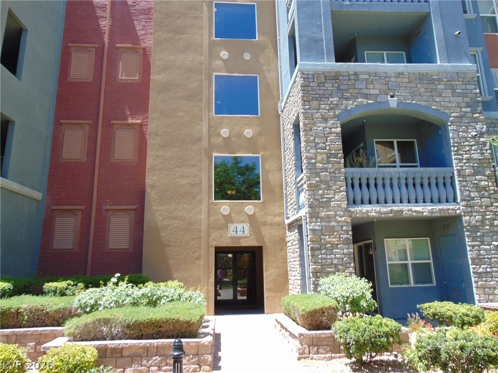 44 Serene Avenue - Photo 0