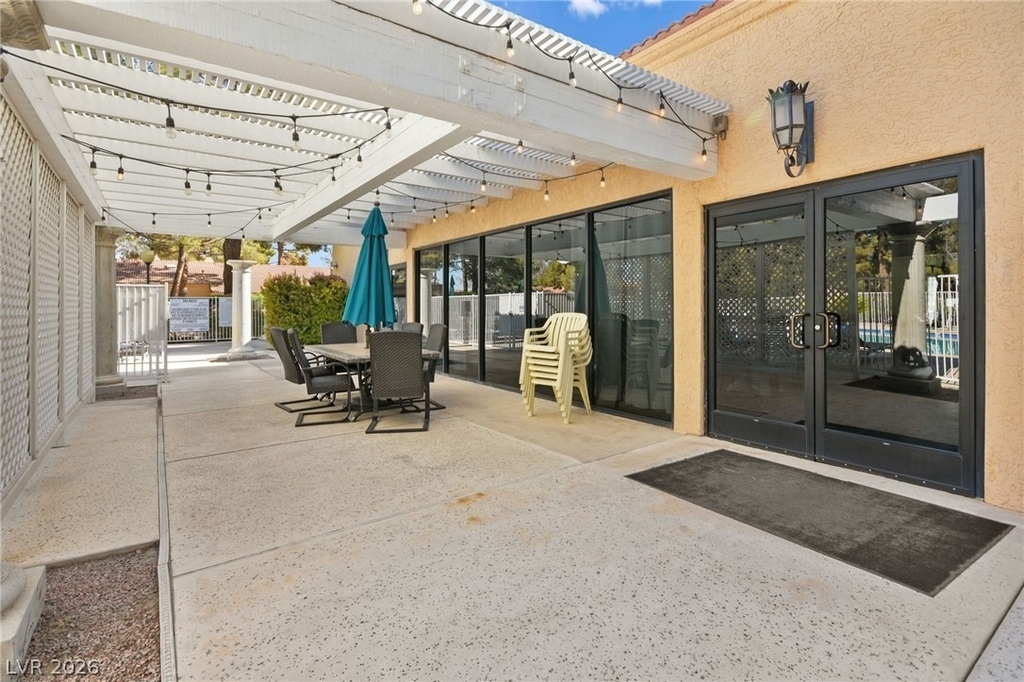 2851 S Valley View Boulevard - Photo 36