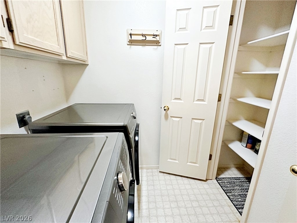 2851 S Valley View Boulevard - Photo 28