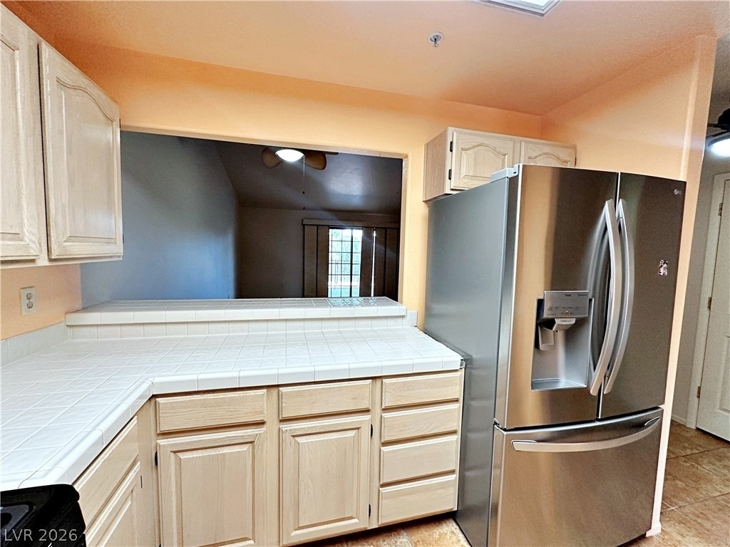 2851 S Valley View Boulevard - Photo 8