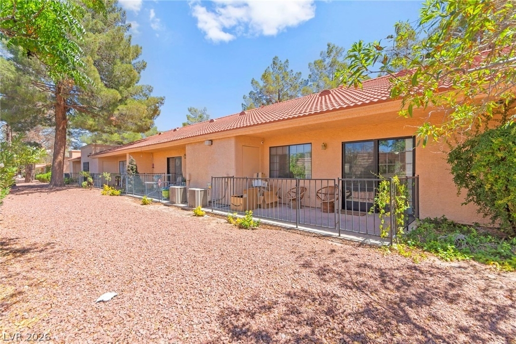 2851 S Valley View Boulevard - Photo 30