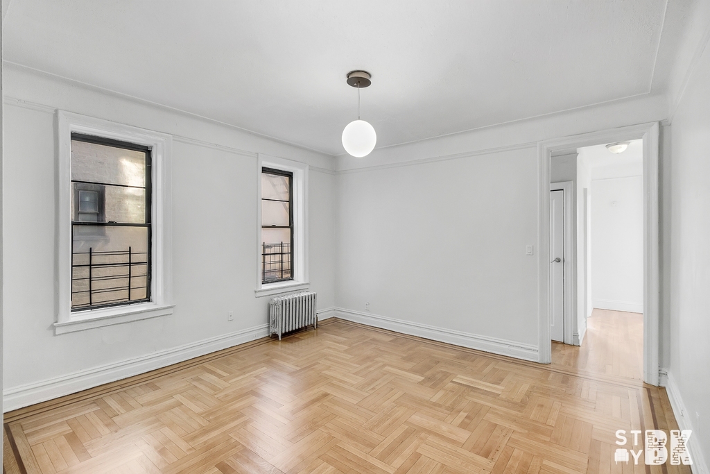 400 Clinton Avenue - Photo 0