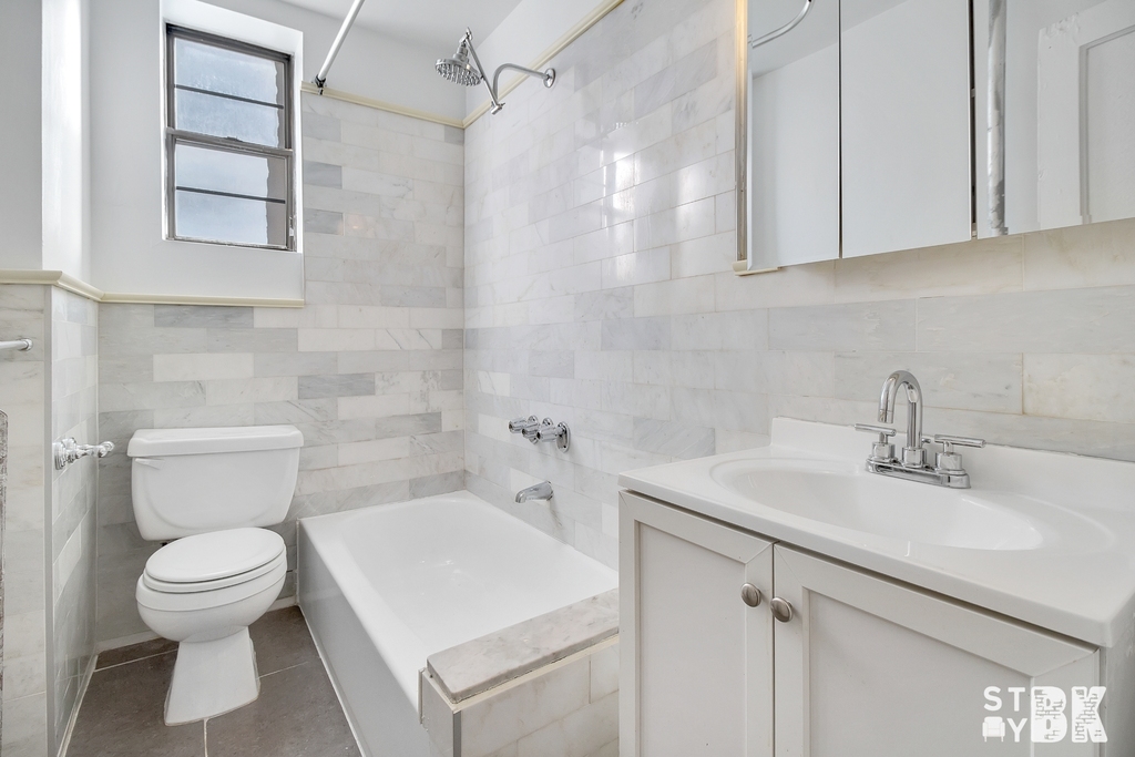 400 Clinton Avenue - Photo 8