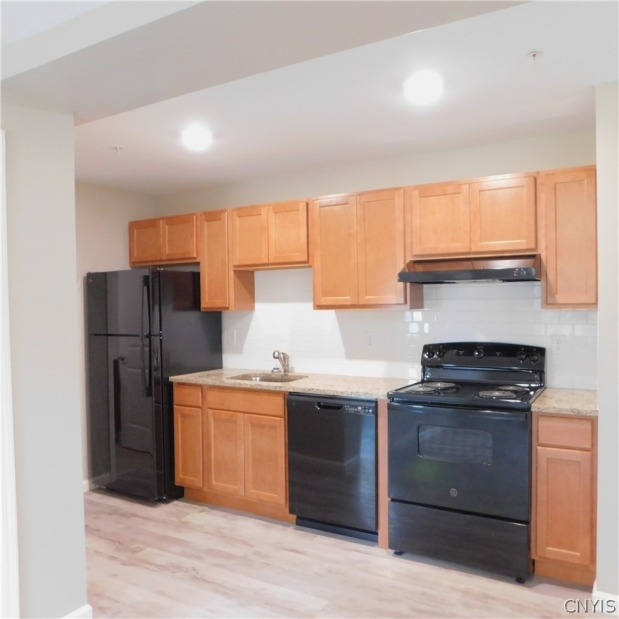 413 S Main Street - Photo 2