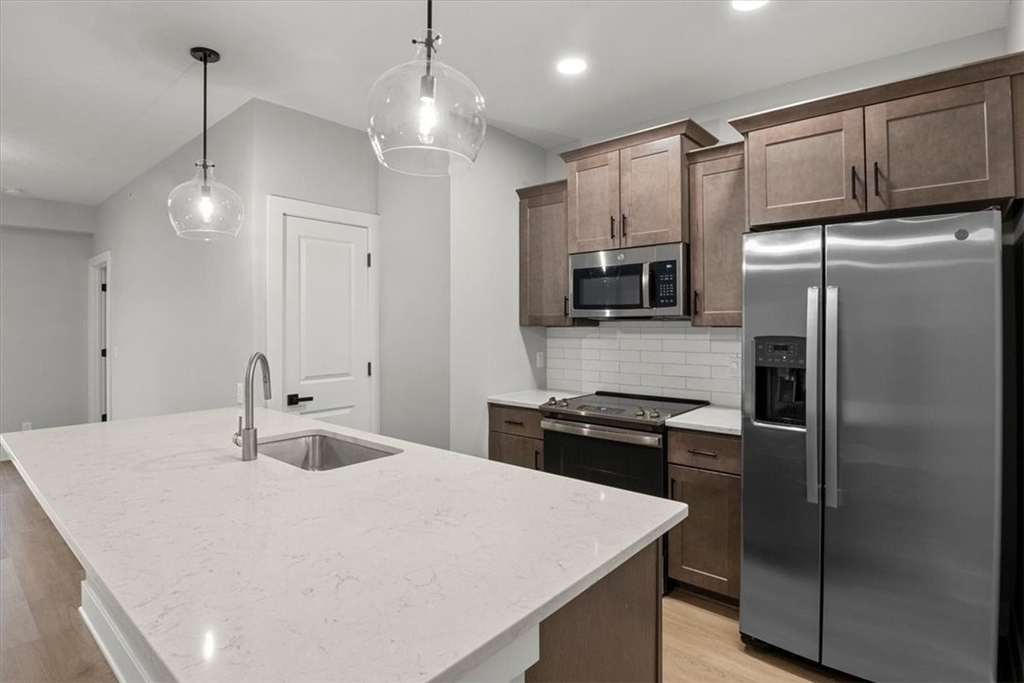 1155 Marina Parkway - Photo 4