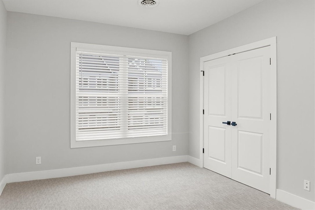 1155 Marina Parkway - Photo 10