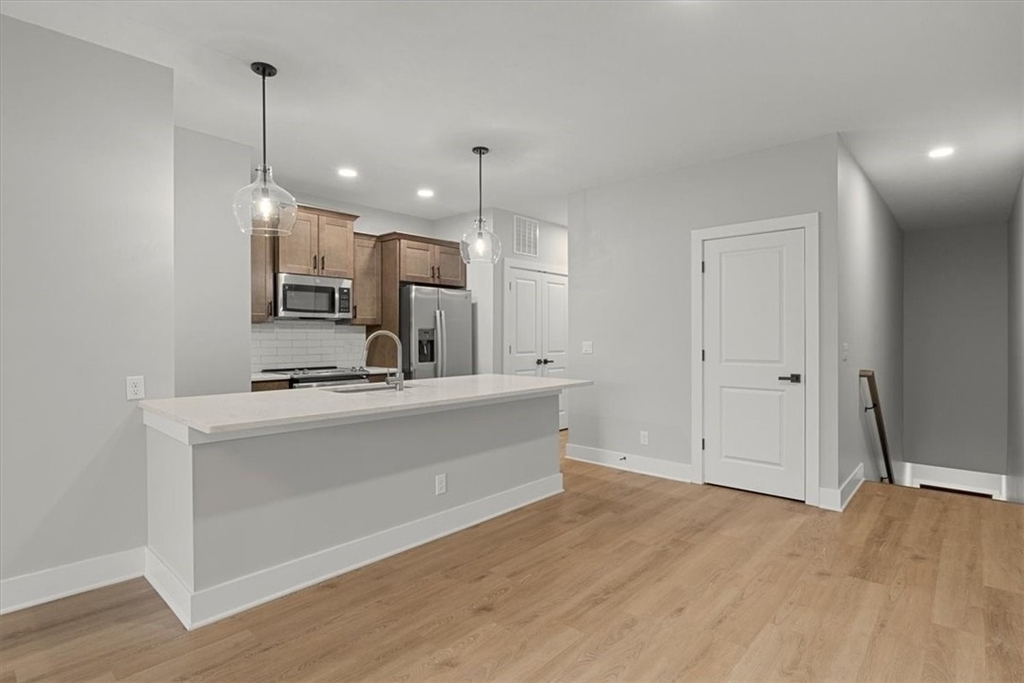 1155 Marina Parkway - Photo 5