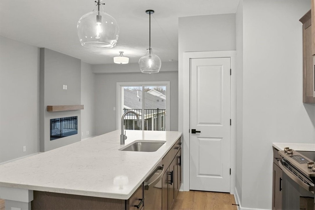 1155 Marina Parkway - Photo 6