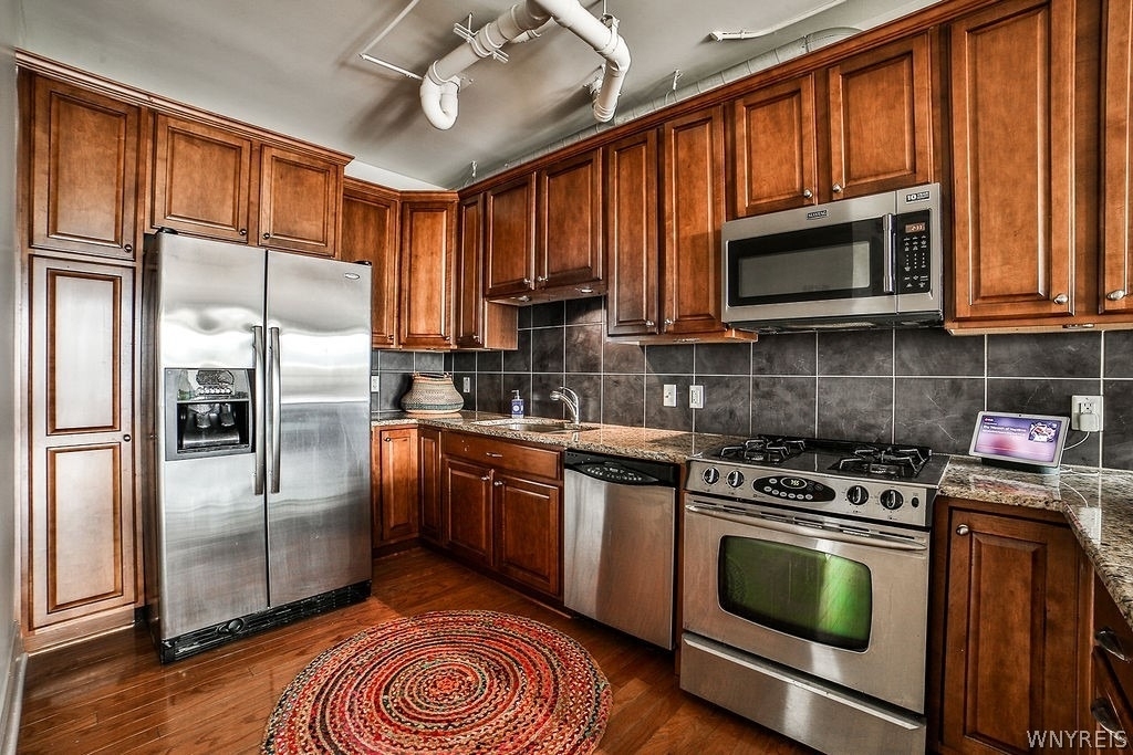 132 Lakefront Boulevard - Photo 3