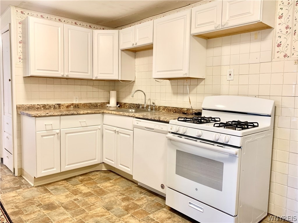 657 Englewood Avenue - Photo 1