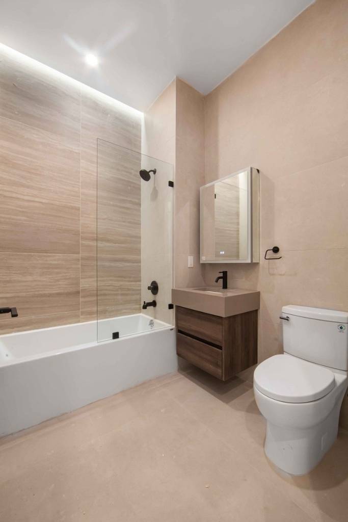 321 East 17th Street - Photo 5