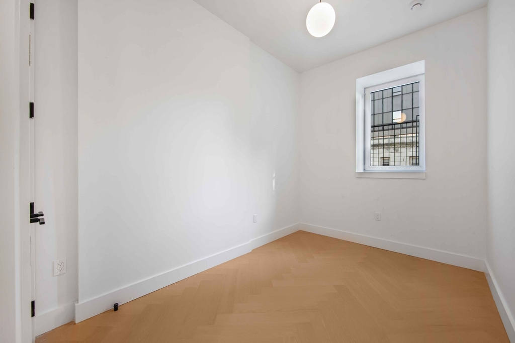 321 East 17th Street - Photo 1