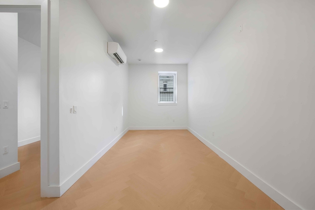 321 East 17th Street - Photo 2