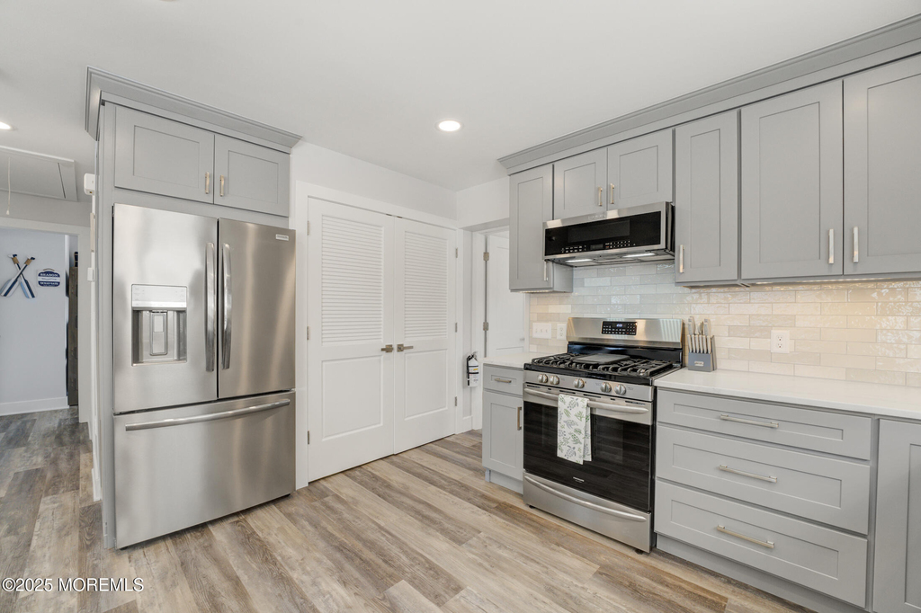 307 Asbury Avenue - Photo 9