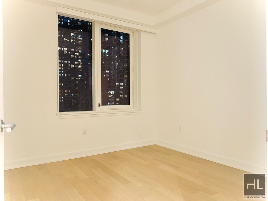 West 38th Street - Photo 2