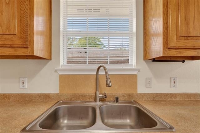 509 W Cedar Street - Photo 5