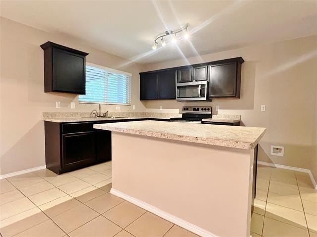 9925 Amaryllis Lane - Photo 7