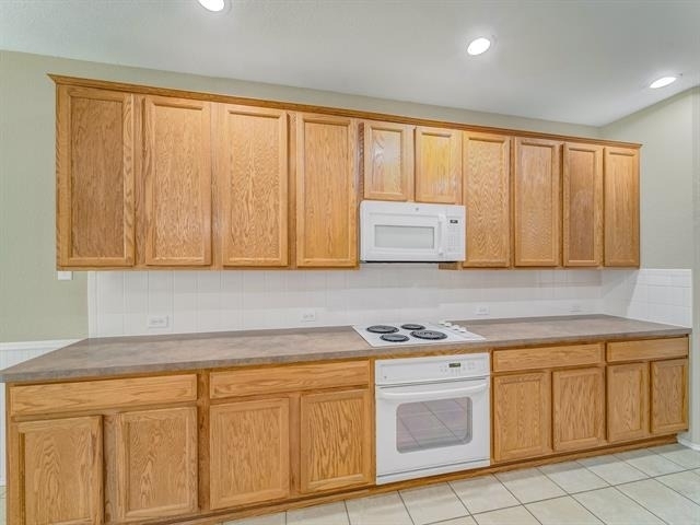 8162 Robertson Drive - Photo 8