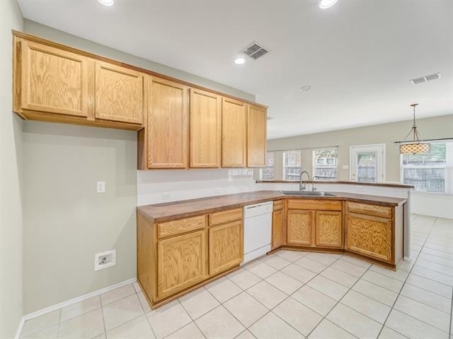 8162 Robertson Drive - Photo 7