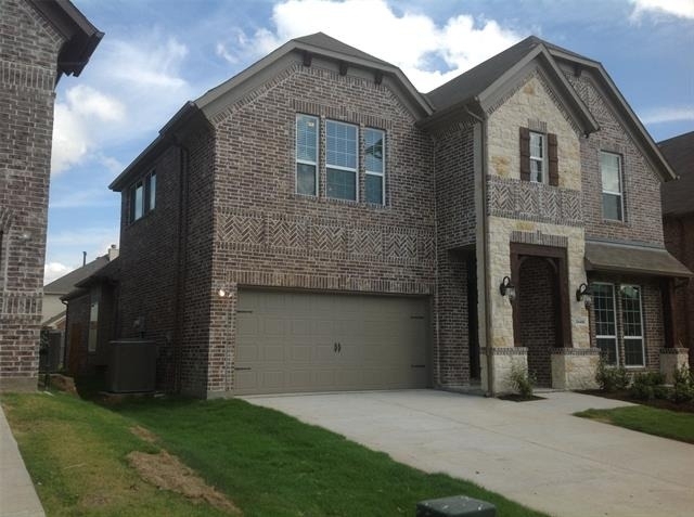 2449 Kingsgate Drive - Photo 0