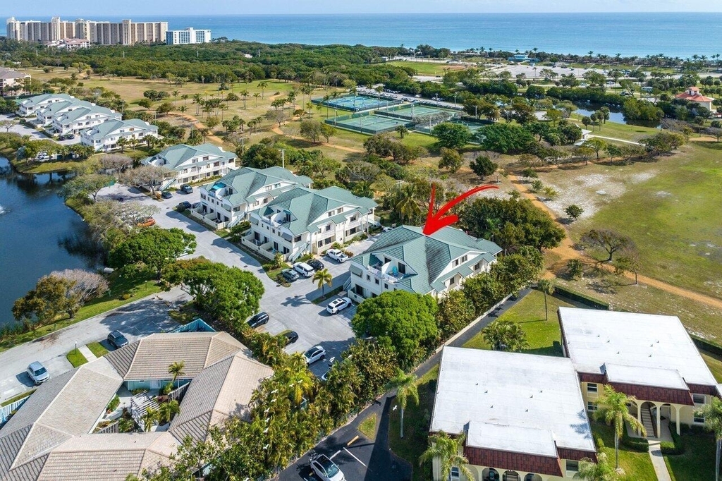 820 Bella Vista Court S - Photo 0