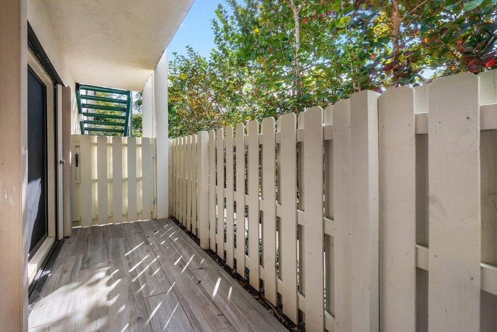 820 Bella Vista Court S - Photo 23