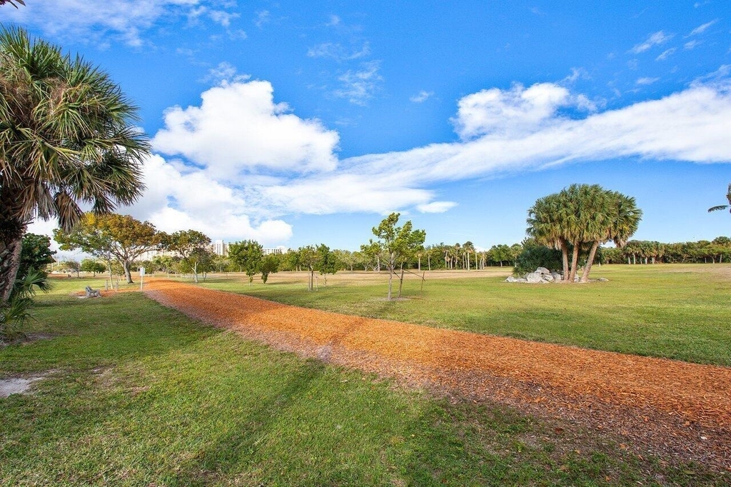 820 Bella Vista Court S - Photo 35