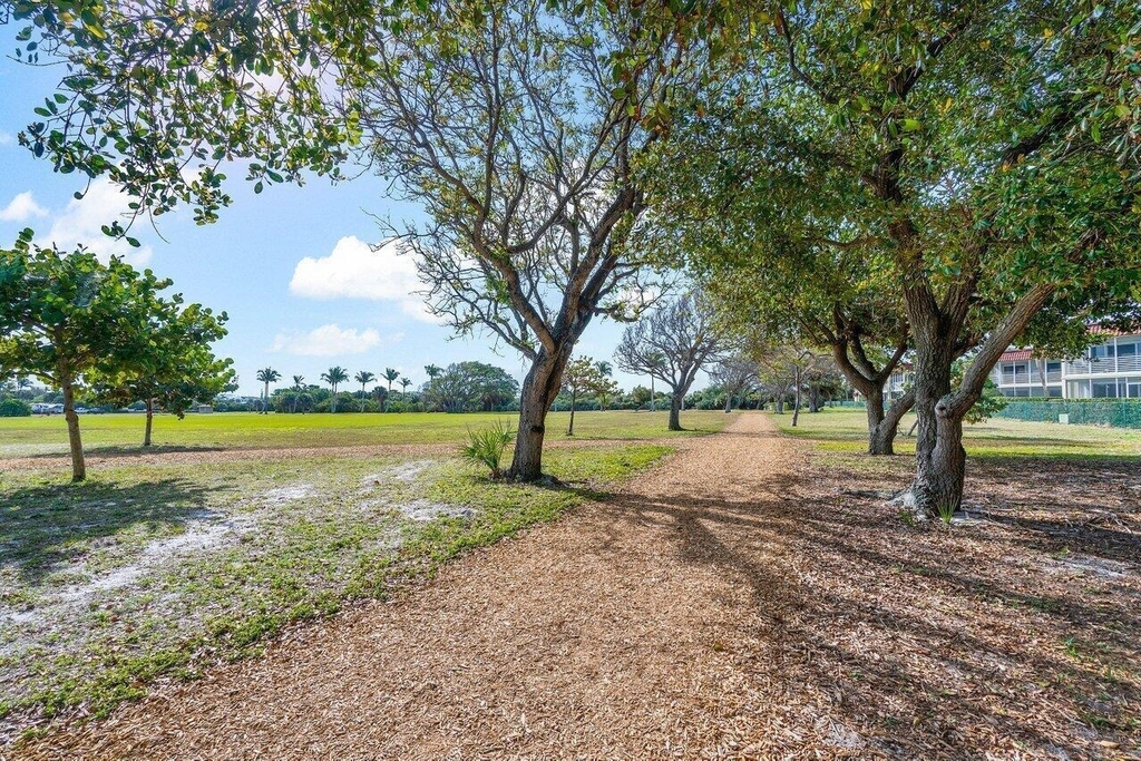 820 Bella Vista Court S - Photo 25