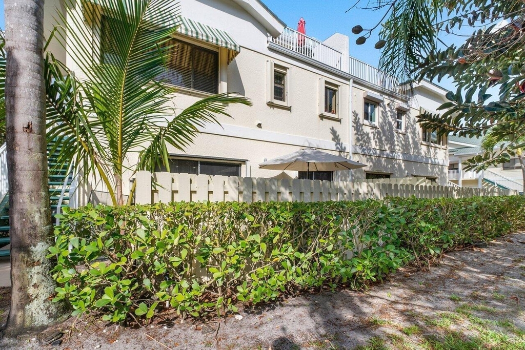 820 Bella Vista Court S - Photo 27