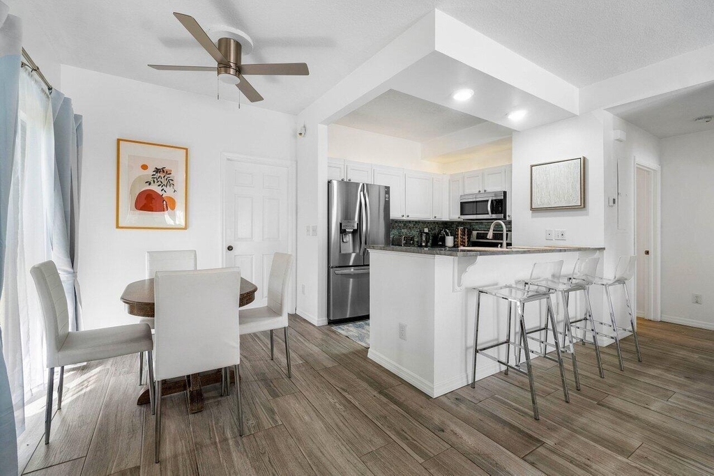 820 Bella Vista Court S - Photo 8