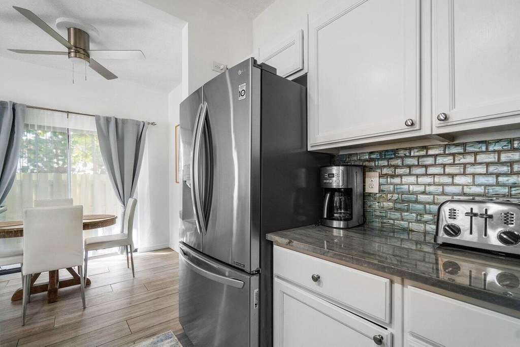 820 Bella Vista Court S - Photo 11