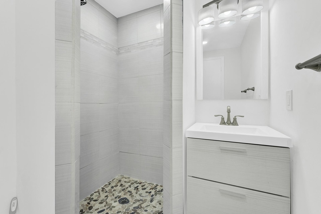 5921 Ne 15th Avenue - Photo 11