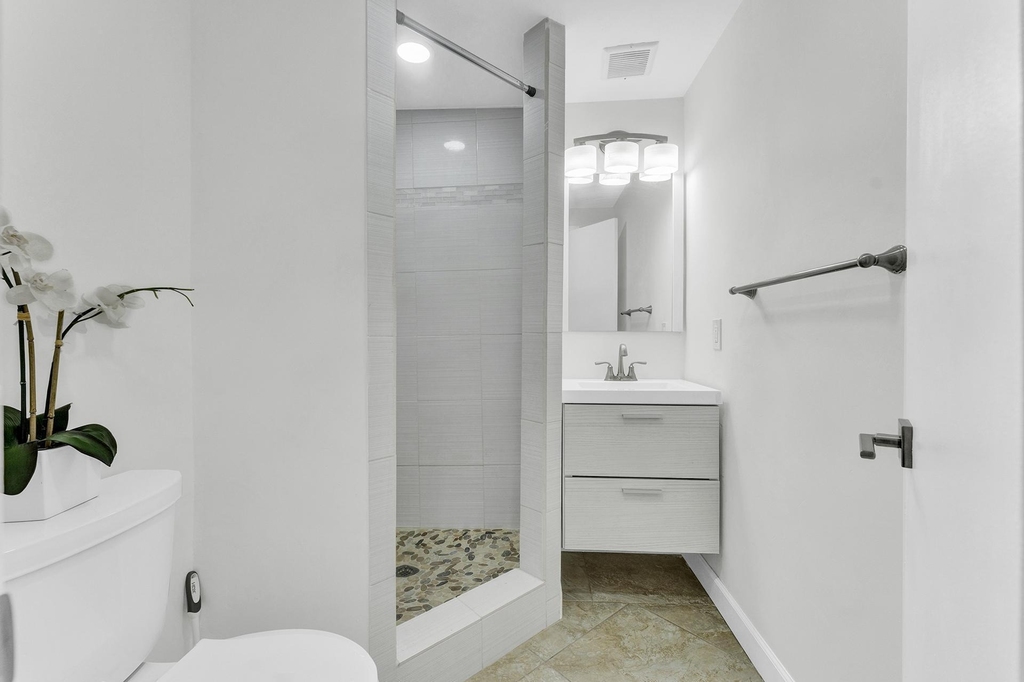 5921 Ne 15th Avenue - Photo 10