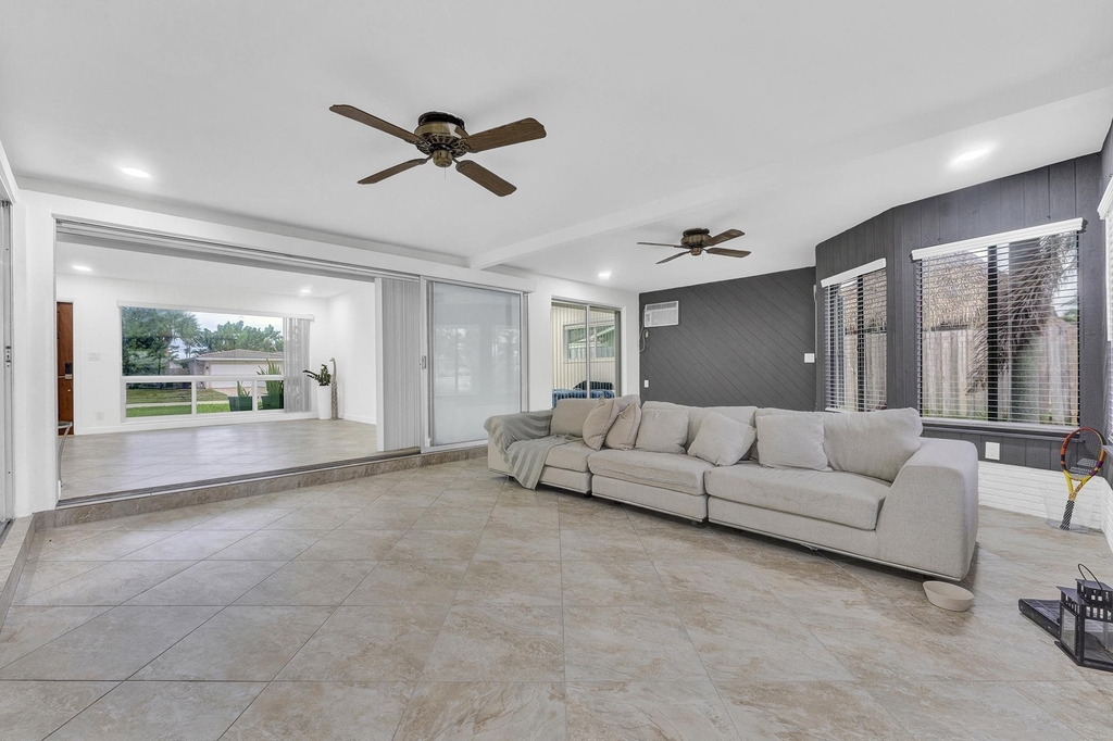 5921 Ne 15th Avenue - Photo 24