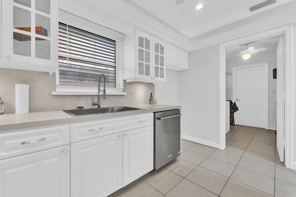 5921 Ne 15th Avenue - Photo 6