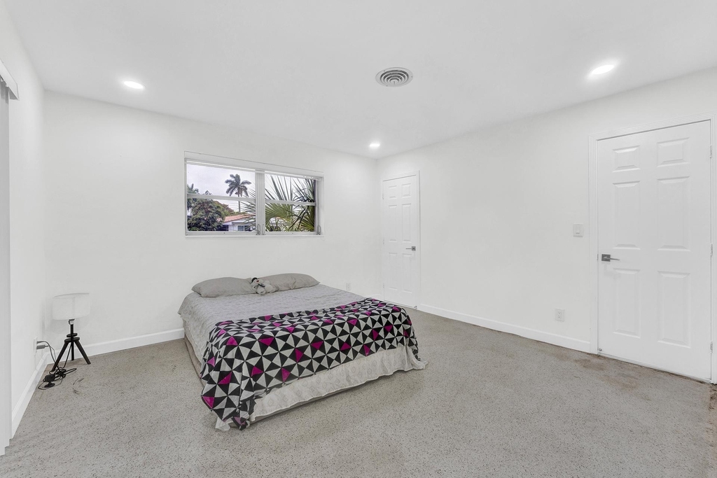 5921 Ne 15th Avenue - Photo 12