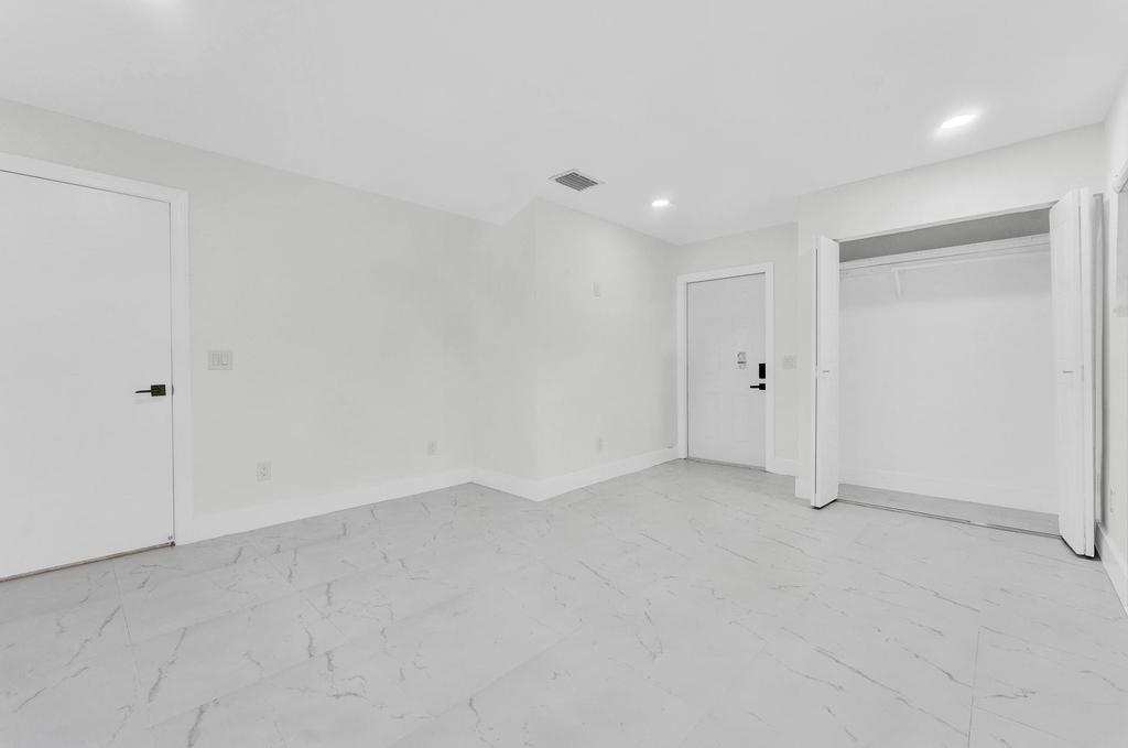 5921 Ne 15th Avenue - Photo 9
