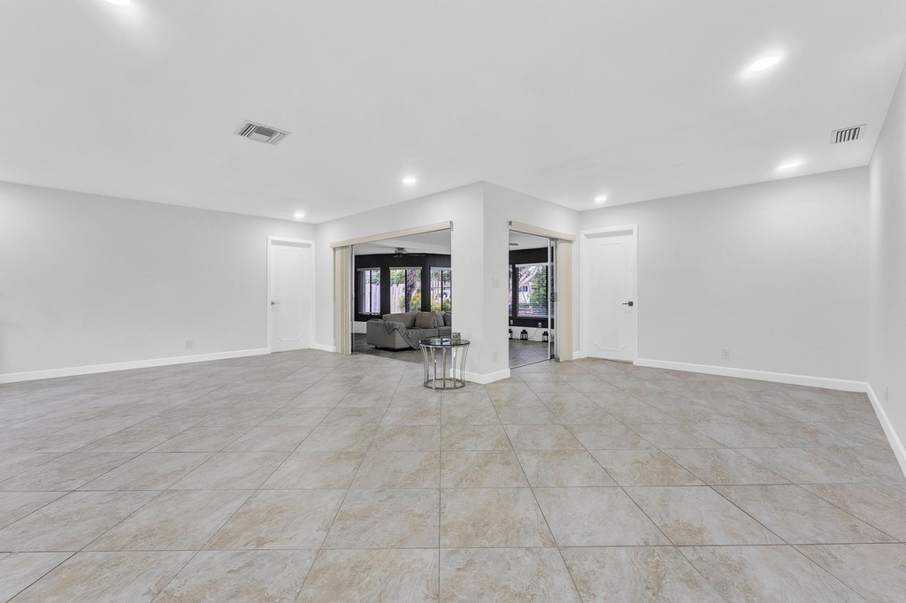 5921 Ne 15th Avenue - Photo 22