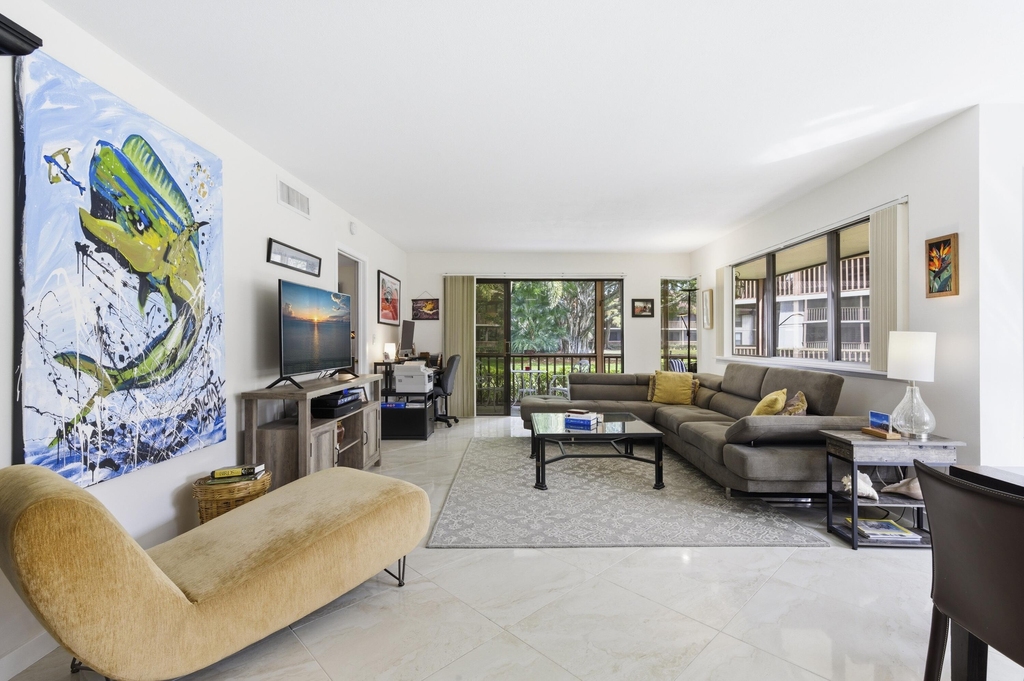 137 Brackenwood Road - Photo 6