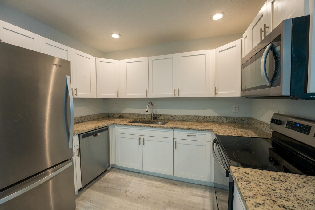 6231 Bay Club Drive - Photo 2