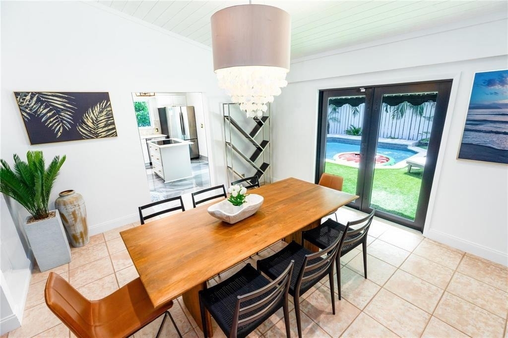 222 N Tradewinds Avenue - Photo 11